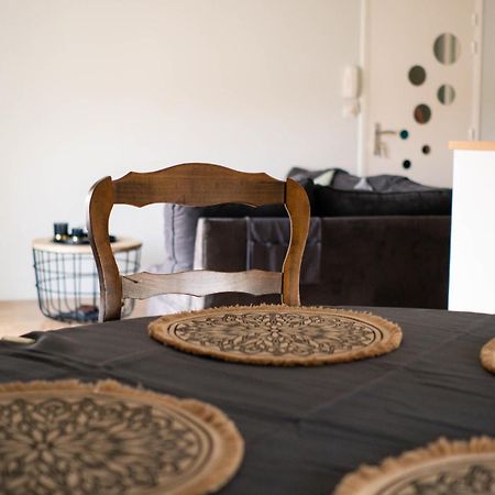 Simplicite Et Calme En Appartement A 伊苏瓦尔 外观 照片