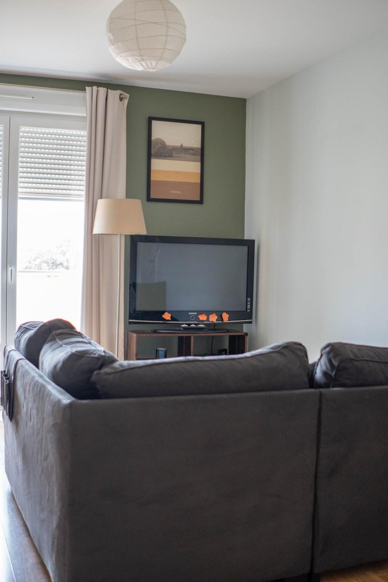 Simplicite Et Calme En Appartement A 伊苏瓦尔 外观 照片